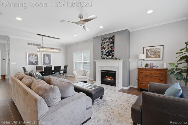 2405 Oakshire Avenue, Berkley, MI 48072