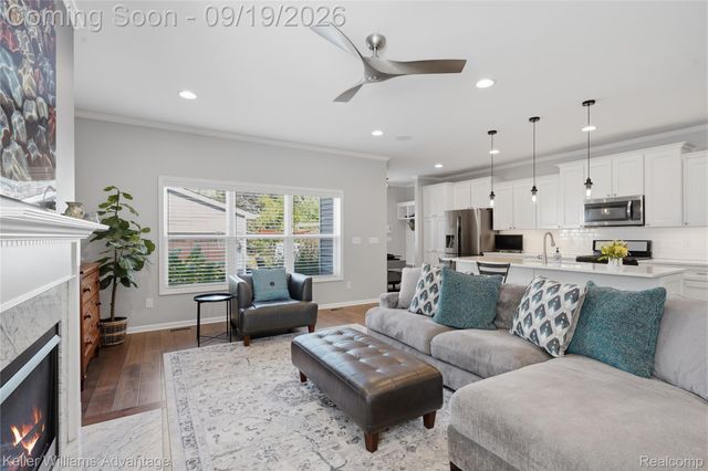 2405 Oakshire Avenue, Berkley, MI 48072