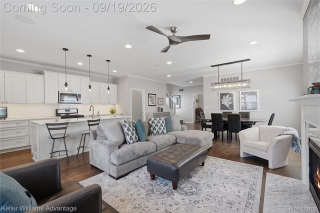 2405 Oakshire Avenue, Berkley, MI 48072