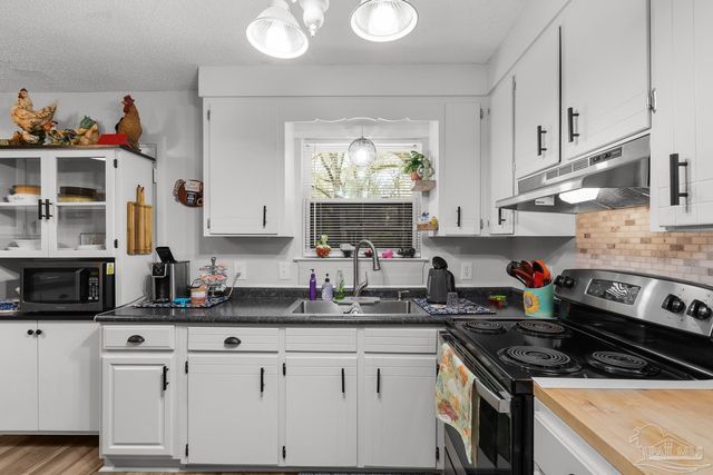 4235 Reinsma Rd, Milton, FL 32583