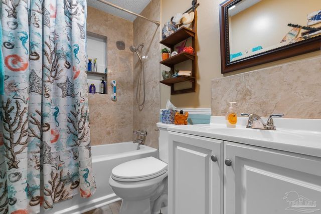 4235 Reinsma Rd, Milton, FL 32583