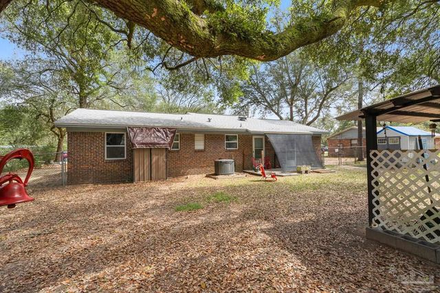 4235 Reinsma Rd, Milton, FL 32583