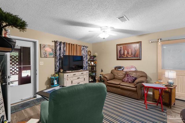 4235 Reinsma Rd, Milton, FL 32583