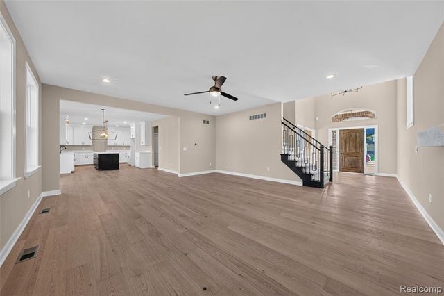 710 Marlayna Drive, Oxford, MI 48371