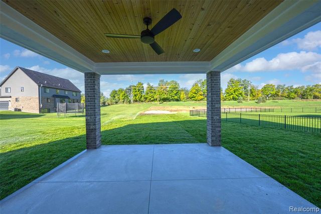 710 Marlayna Drive, Oxford, MI 48371