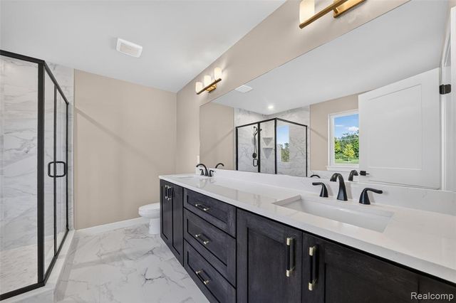 710 Marlayna Drive, Oxford, MI 48371