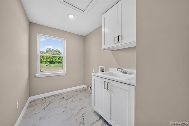 710 Marlayna Drive, Oxford, MI 48371