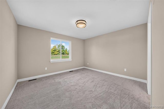 710 Marlayna Drive, Oxford, MI 48371