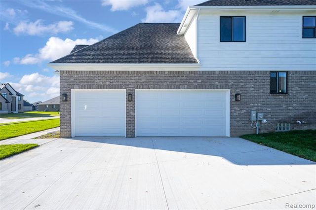 710 Marlayna Drive, Oxford, MI 48371