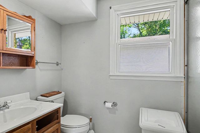 8008 Bonnafair Dr, Hermitage, TN 37076