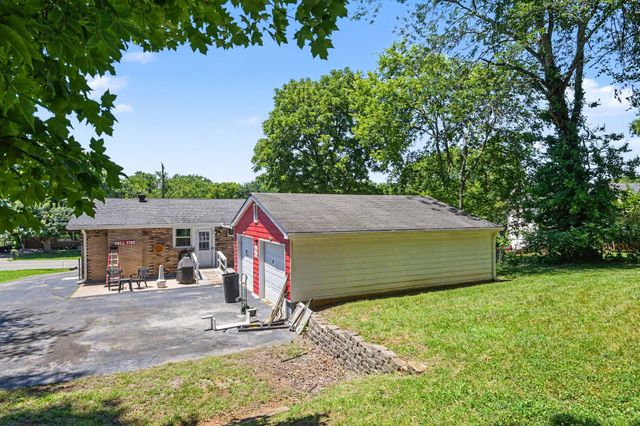8008 Bonnafair Dr, Hermitage, TN 37076