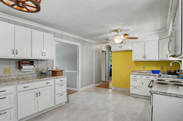 8008 Bonnafair Dr, Hermitage, TN 37076