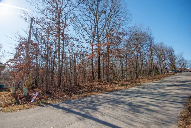 12 S Kirby Drive, Bella Vista, AR 72714