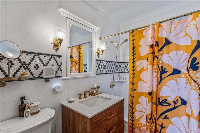 38-30 Douglaston Parkway G2, Douglaston, NY 11363