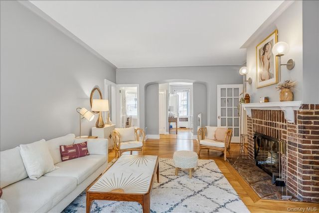 38-30 Douglaston Parkway G2, Douglaston, NY 11363