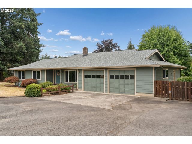 1175 OAK St, Silverton, OR 97381