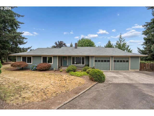 1175 OAK St, Silverton, OR 97381