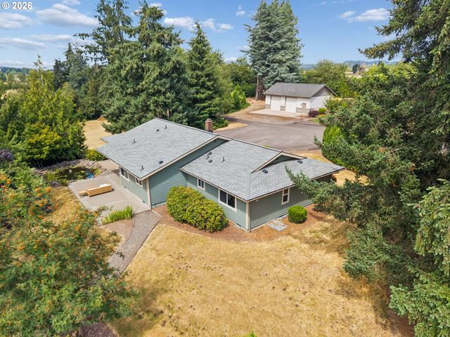 1175 OAK St, Silverton, OR 97381