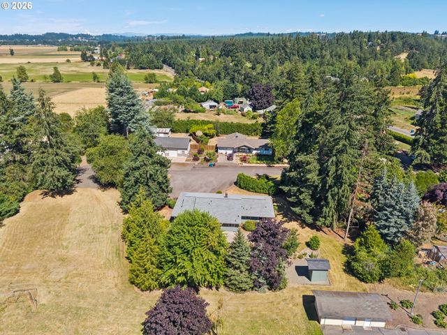 1175 OAK St, Silverton, OR 97381