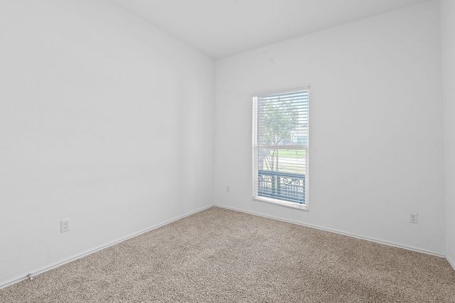 220 George Neggan LN, Bastrop, TX 78602