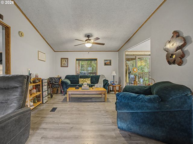 41180 Se KUBITZ Rd, Sandy, OR 97055