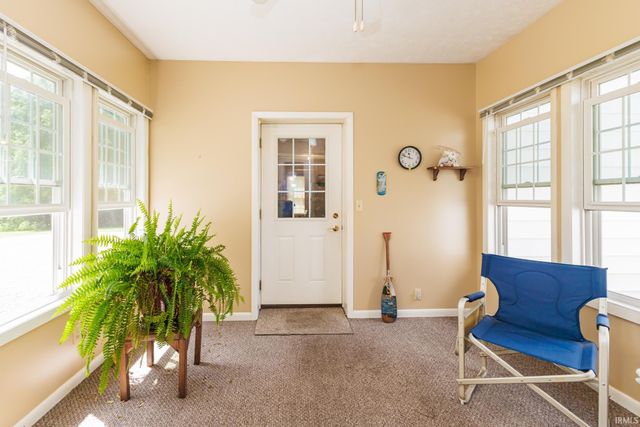 8301 W River Road, Yorktown, IN 47396
