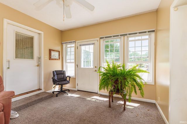 8301 W River Road, Yorktown, IN 47396