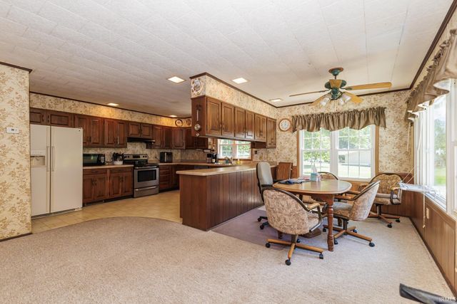 8301 W River Road, Yorktown, IN 47396