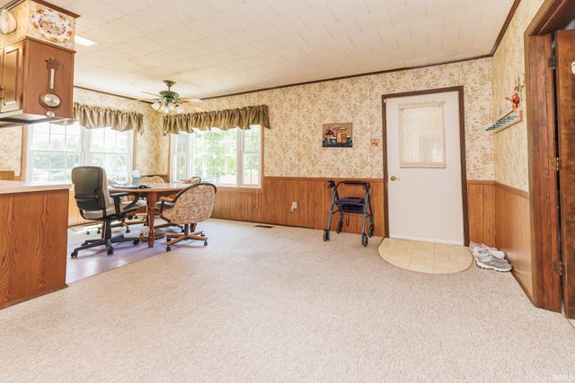 8301 W River Road, Yorktown, IN 47396