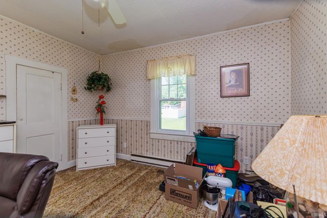 8301 W River Road, Yorktown, IN 47396