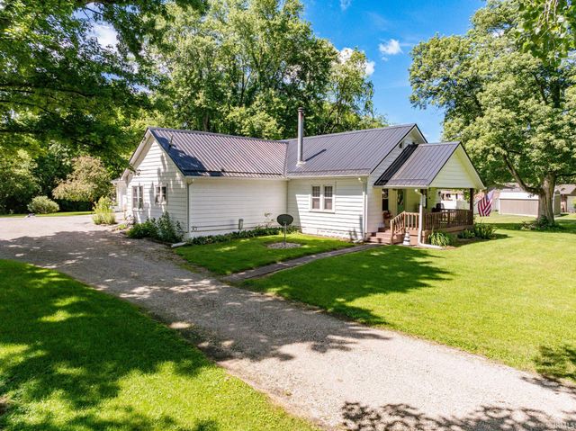 8301 W River Road, Yorktown, IN 47396