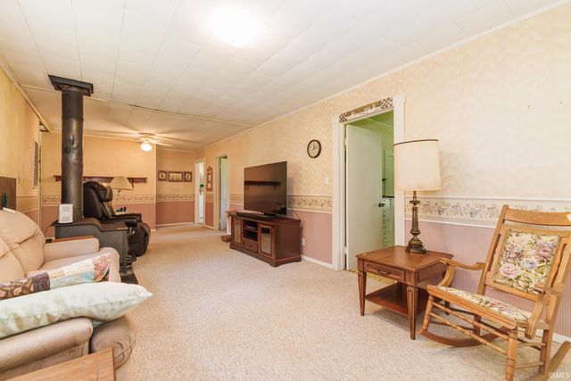 8301 W River Road, Yorktown, IN 47396