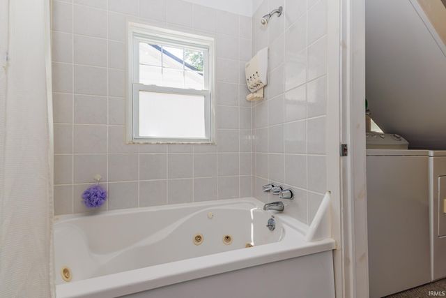 8301 W River Road, Yorktown, IN 47396