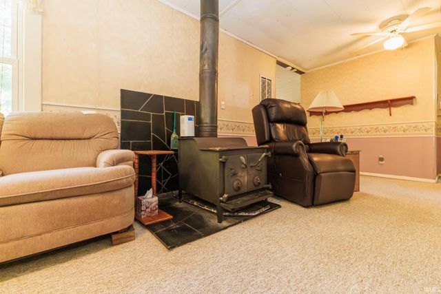8301 W River Road, Yorktown, IN 47396