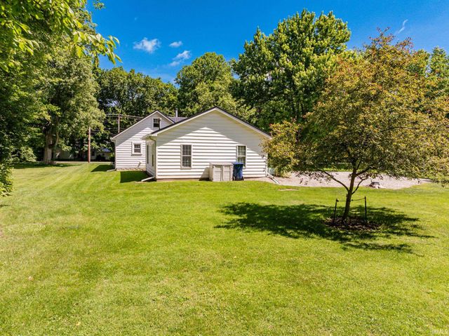 8301 W River Road, Yorktown, IN 47396
