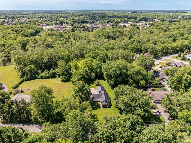 8301 W River Road, Yorktown, IN 47396