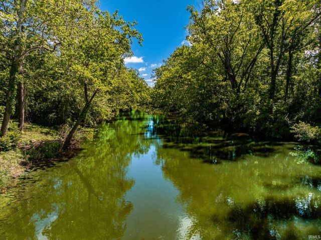 8301 W River Road, Yorktown, IN 47396