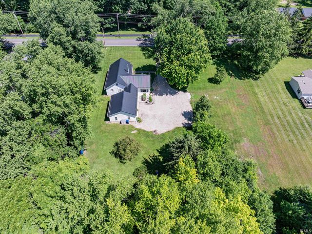 8301 W River Road, Yorktown, IN 47396