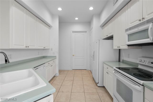 6010 Jonathans Bay CIR 102, Fort Myers, FL 33908