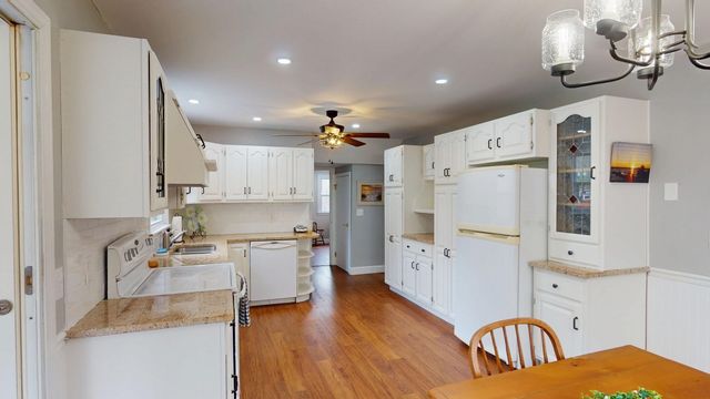 620 Ledge Rd, Seekonk, MA 02771