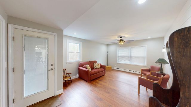 620 Ledge Rd, Seekonk, MA 02771