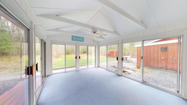 620 Ledge Rd, Seekonk, MA 02771