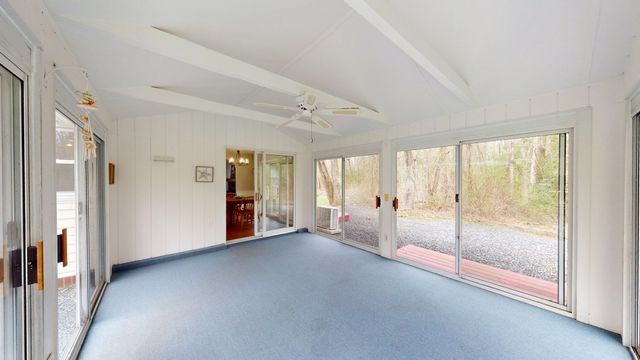 620 Ledge Rd, Seekonk, MA 02771