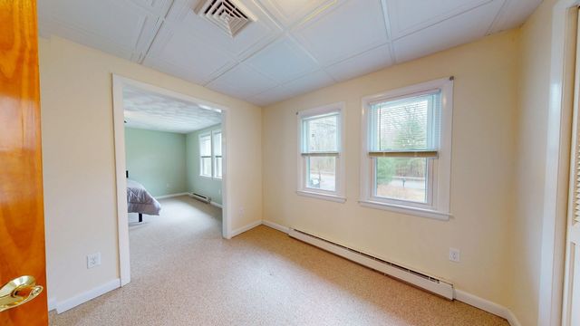 620 Ledge Rd, Seekonk, MA 02771