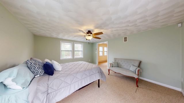620 Ledge Rd, Seekonk, MA 02771