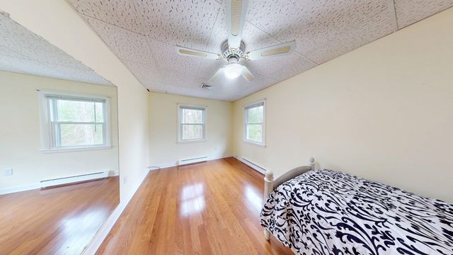 620 Ledge Rd, Seekonk, MA 02771