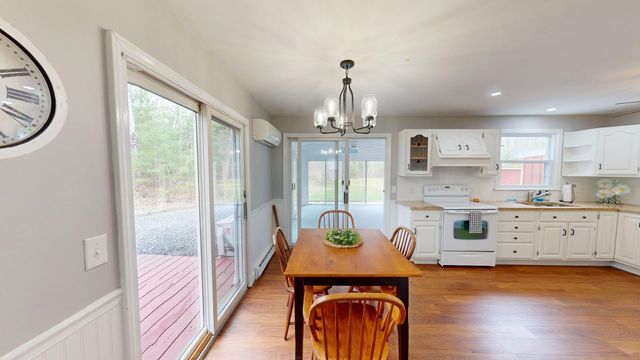 620 Ledge Rd, Seekonk, MA 02771