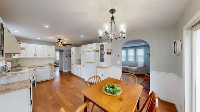 620 Ledge Rd, Seekonk, MA 02771