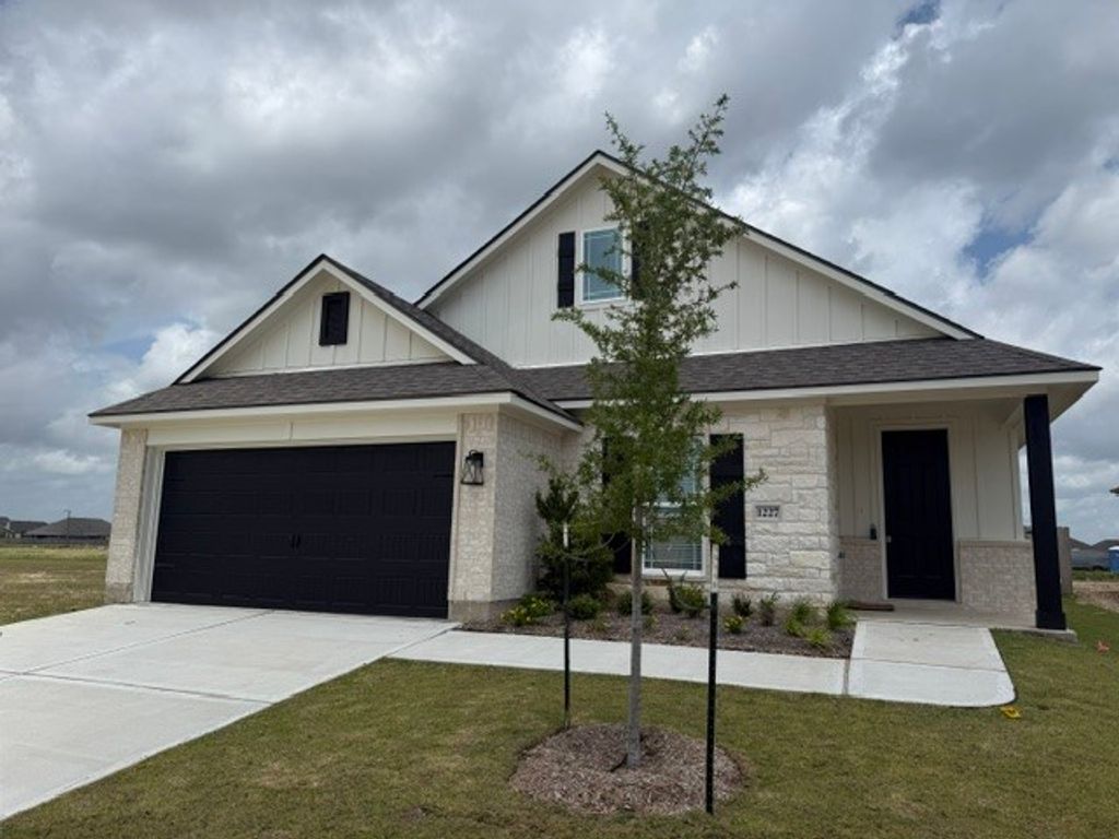 1227 Patriot Drive, College Station, TX 77845