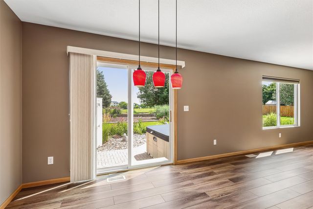 9366 Red Sunset Drive, West Des Moines, IA 50266